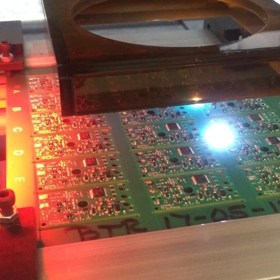 Separador de desmontagem de PCB a laser off-line 0,02 Precision 335mm