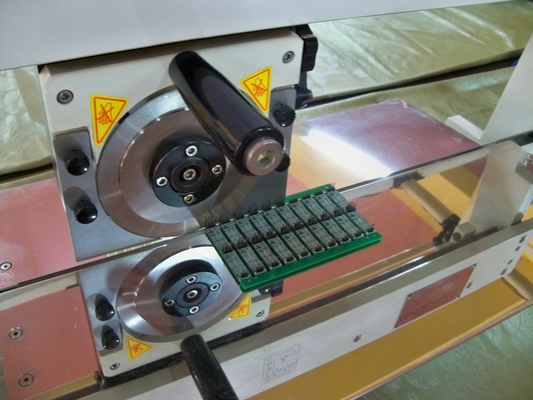 Máquina de separação de PCB com lâmina circular e linear, corte em V manual de alta eficiência