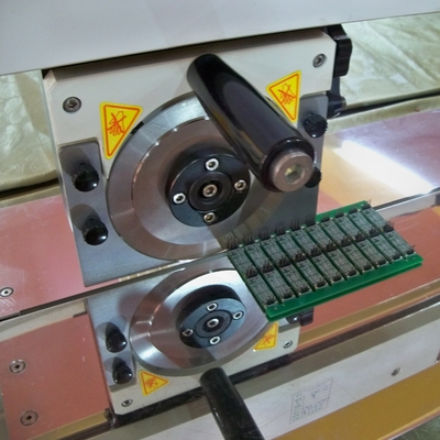 Máquina de corte de PCB manual precisa e econômica Espessura de corte 0,6 ~ 3,5 mm