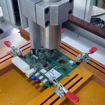 Máquina de roteador PCB de escritório de 3 eixos de alta precisão para repetibilidade do sistema de acionamento de 0,02 mm