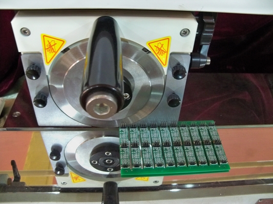 placa do PWB 110V que faz a máquina, máquina do separador do PWB da espessura de 0.6mm, PWB Depaneling