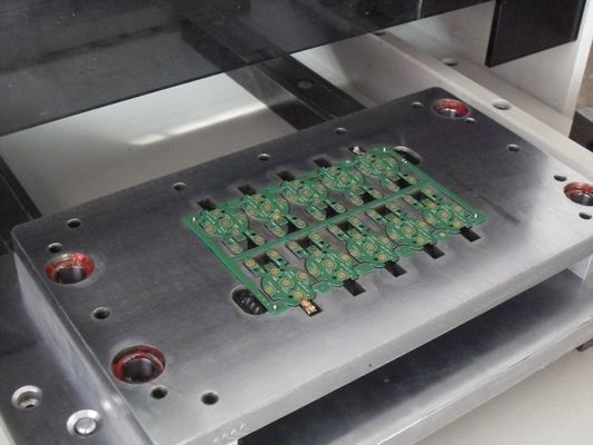 O metal do PWB Depaneling que carimba a chapa metálica de utilização de ferramentas morre, trabalho feito com ferramentas de perfuração do PWB