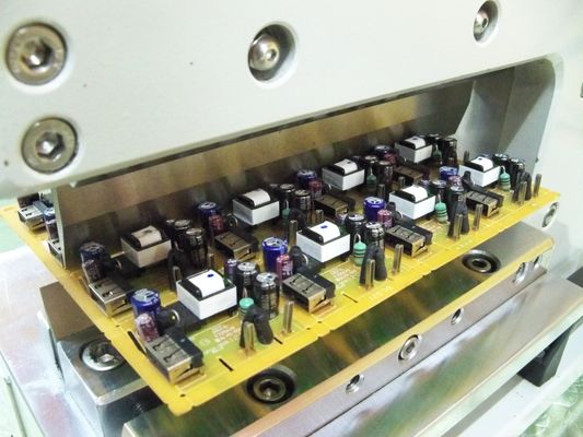 Máquina de corte de PCB de corte em V acionada pneumaticamente com controlo de válvula eletromagnética