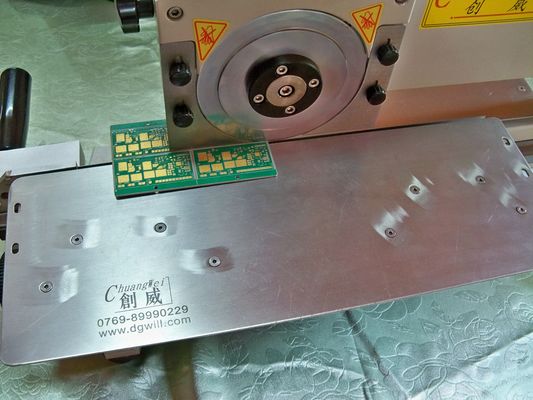 O PWB Depanelizer do corte de GMC 400mm/S V imprimiu a máquina do Cnc da placa de circuito