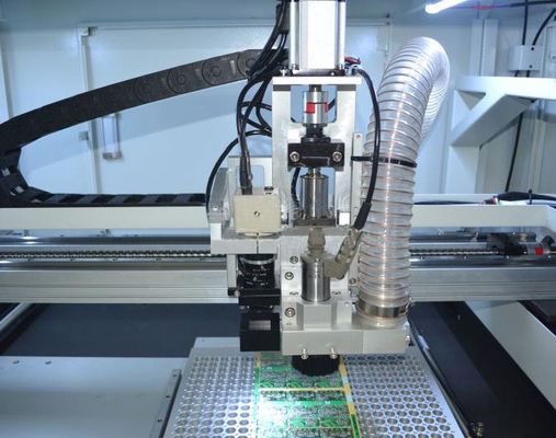 PWB duplo do Cnc do router da estação de trabalho de 4.2KW L450mm/router do PWB Depaneling máquina